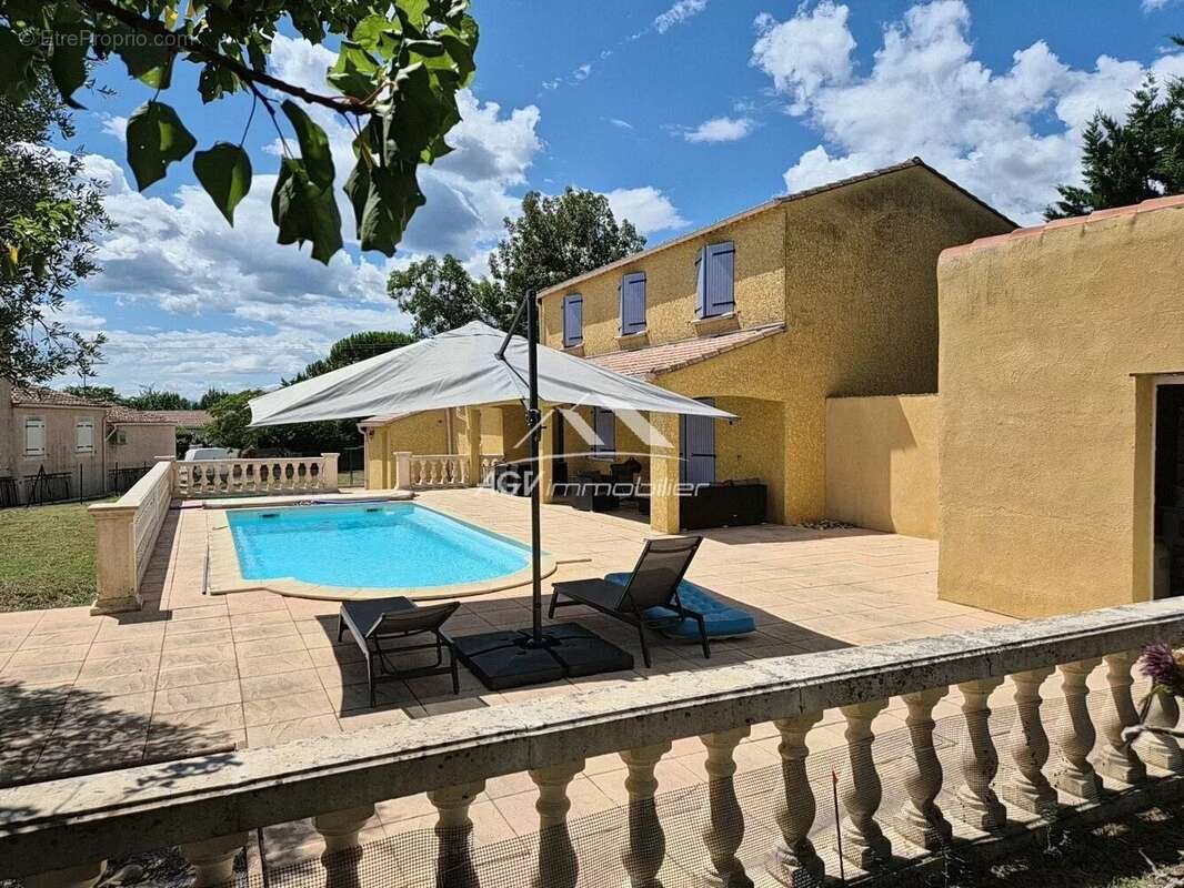 Maison à SAINT-HILAIRE-DE-BRETHMAS