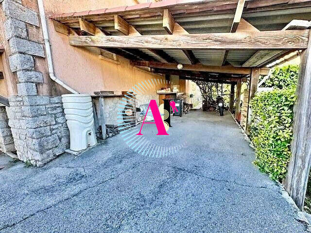Grand carport - Maison à GRASSE