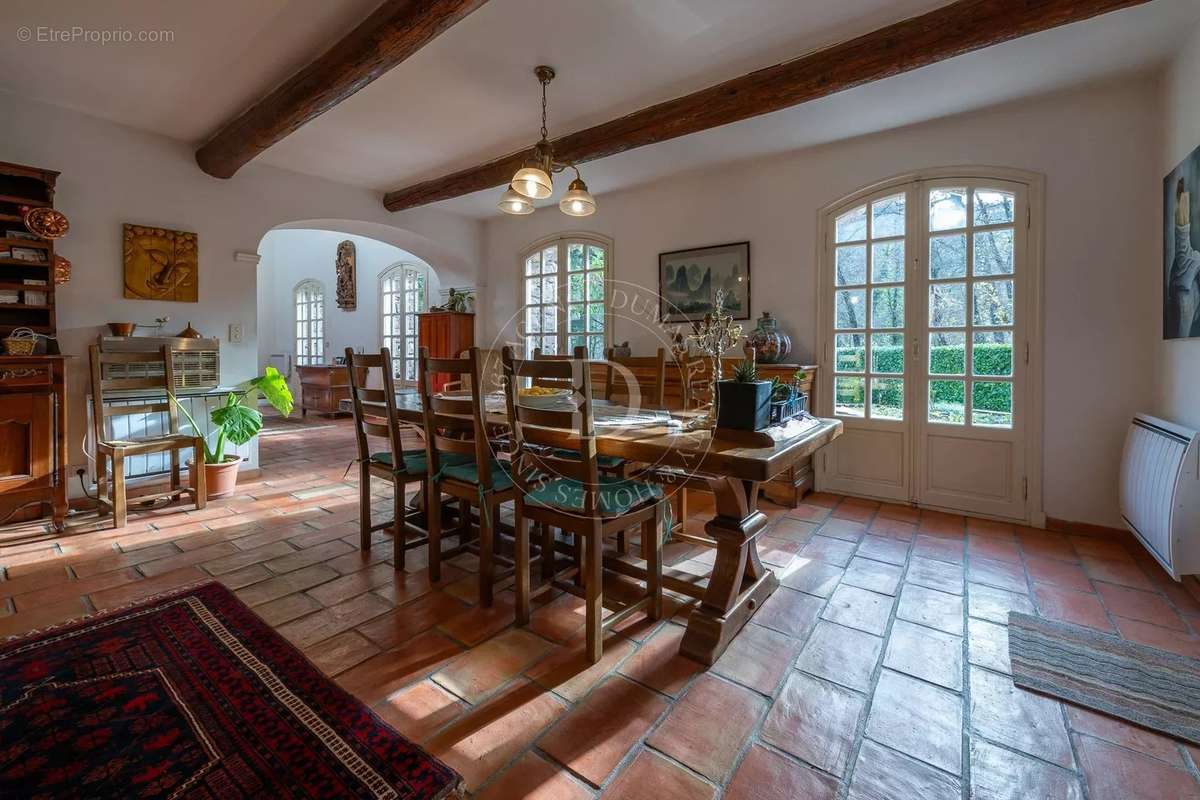 Maison à PUGET-THENIERS