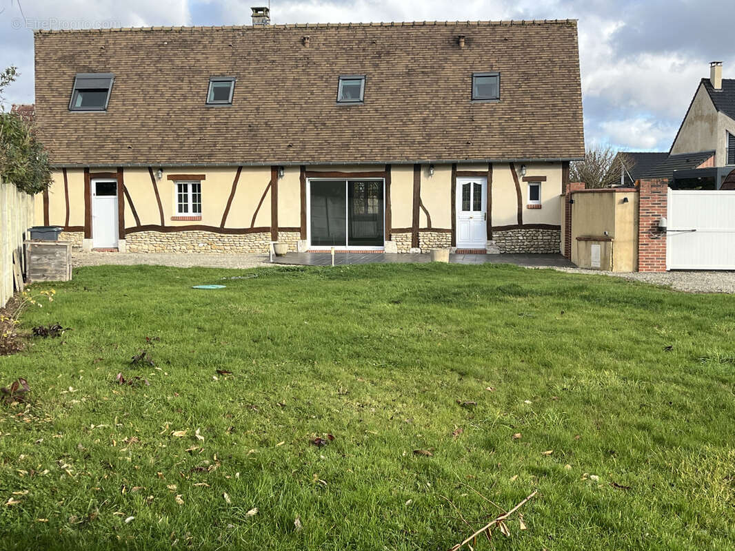 Maison à SAINT-CLAIR-SUR-EPTE