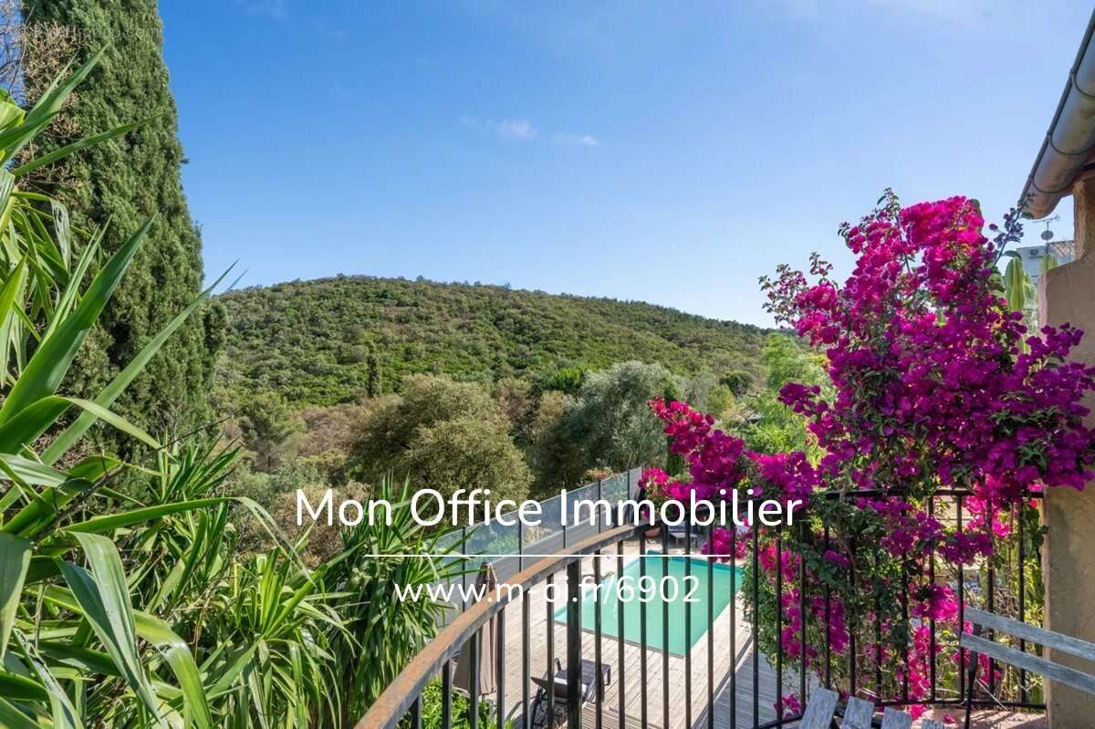 Référence : 6902-JDO - Villa provençale de charme avec piscine, studio indépendant et aperçu mer ! - photo 5