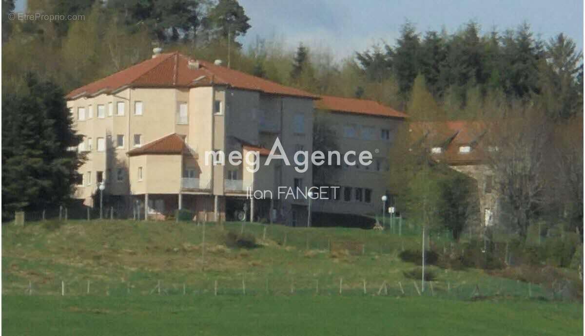 Appartement à SAINT-GENEST-MALIFAUX