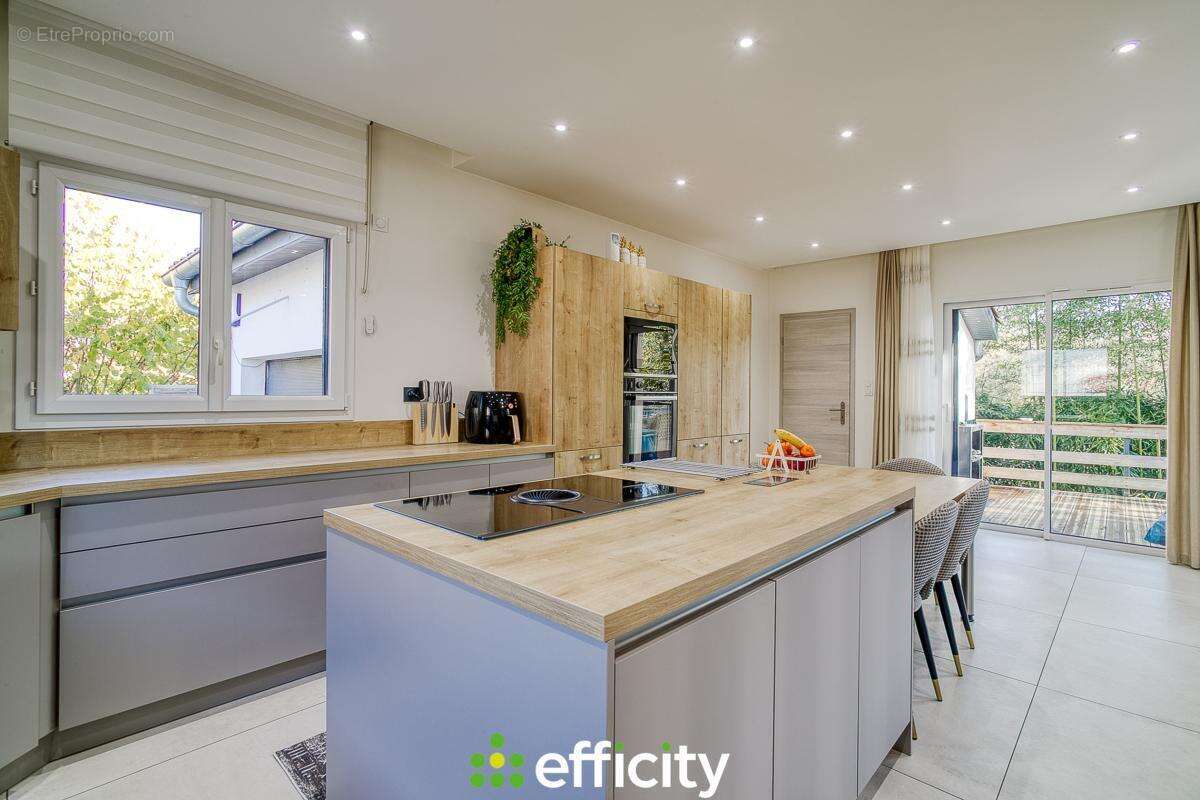 Maison à JASSANS-RIOTTIER