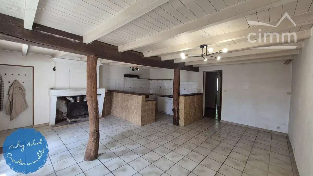 Maison à REIGNAC