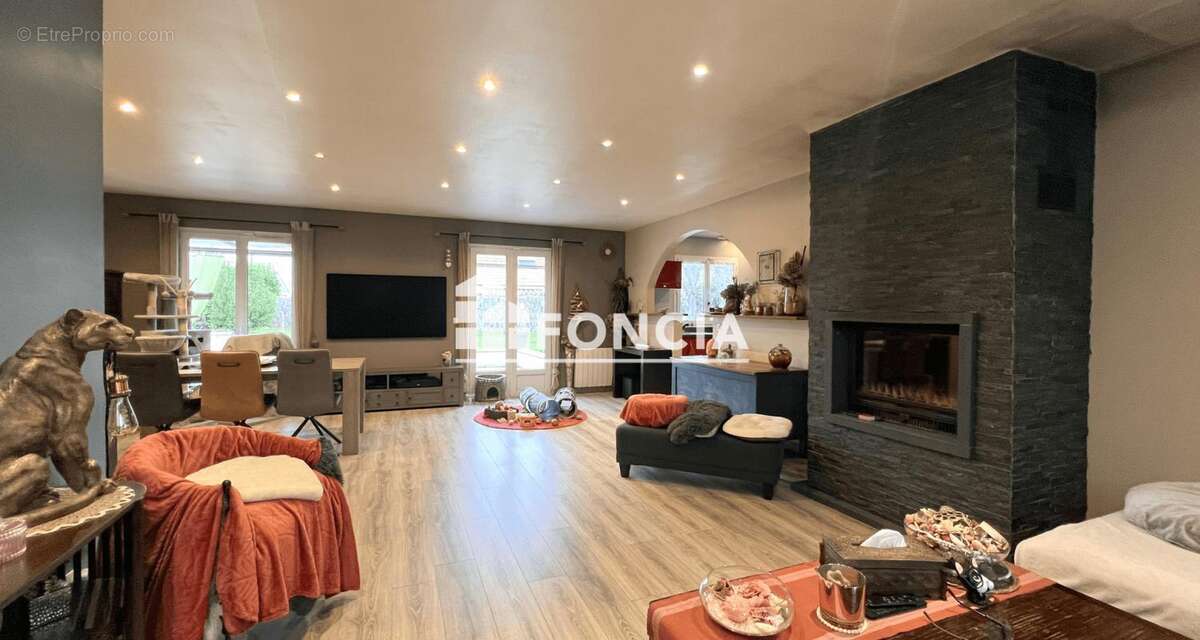 Maison à LA CHAPELLE-FORAINVILLIERS