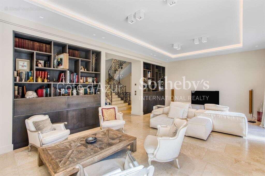 Maison à TOURRETTES