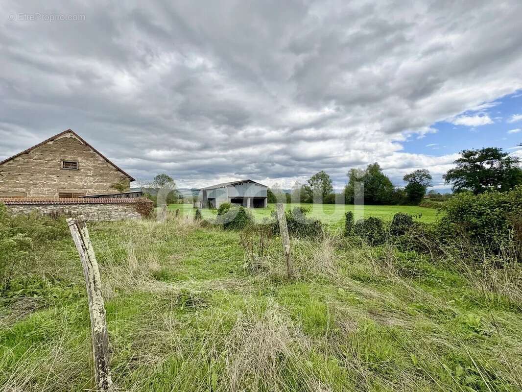 Maison à SAINT-PRIEST-BRAMEFANT
