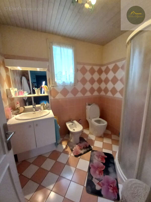 Cheroy plain-pied 3 chambres et un bureau  sur 2200 m2 - photo 11