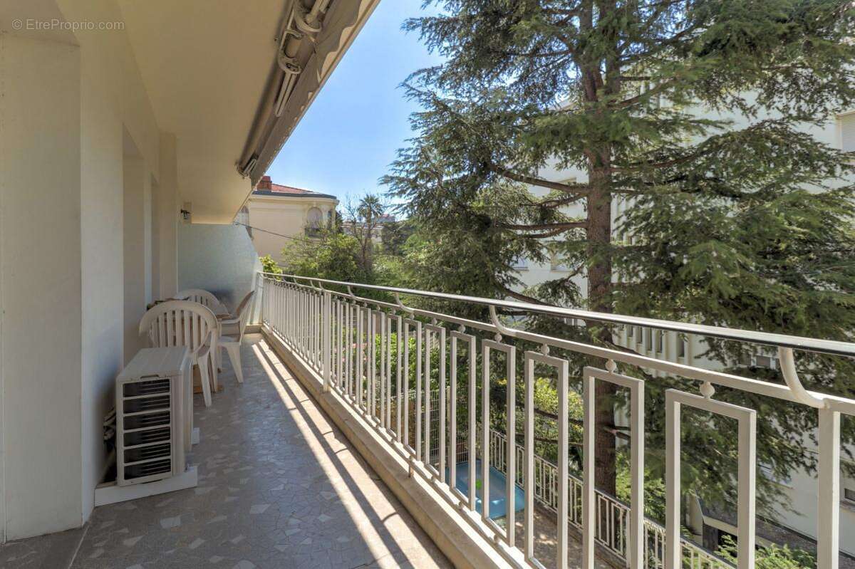 Cimiez – Grand 2 pièces avec terrasse exposée sud au calme ! - photo 7