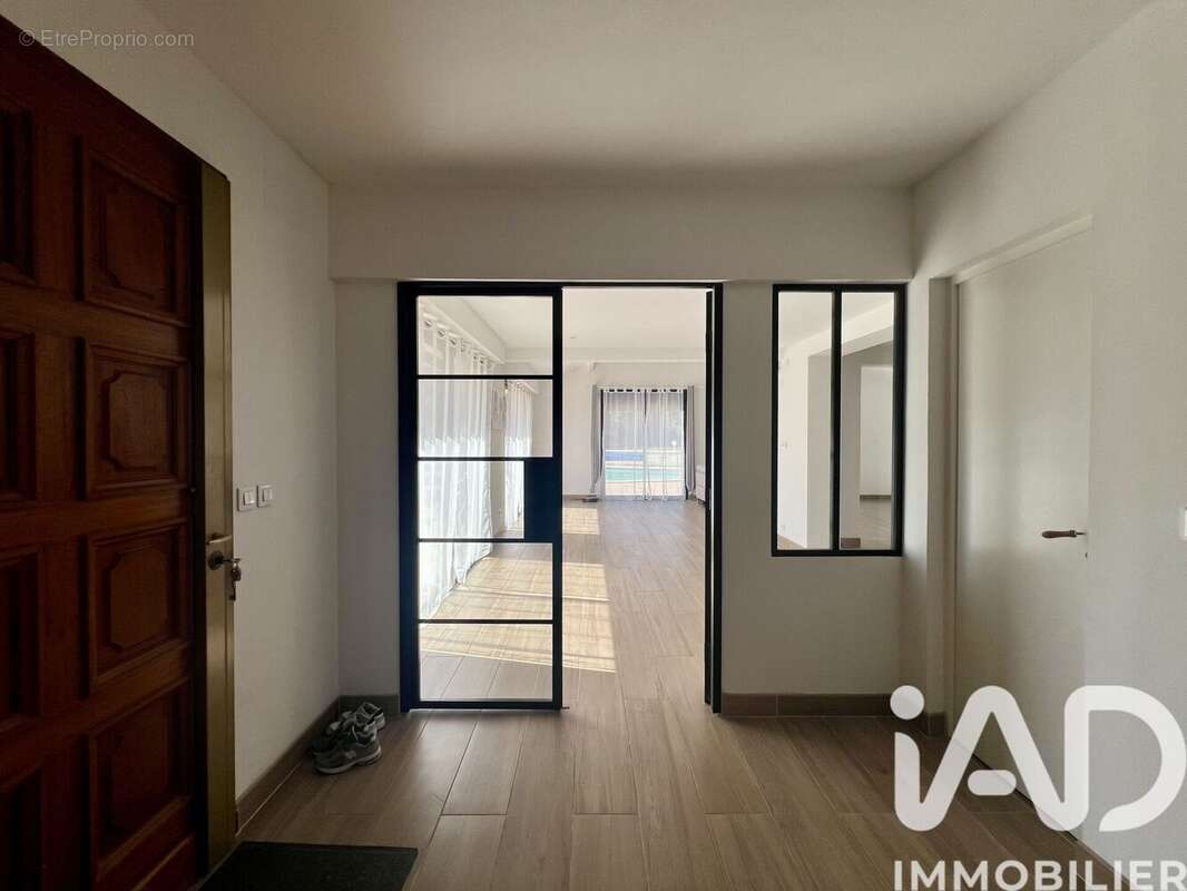 Maison 162 m² à Rauzan  - photo 2