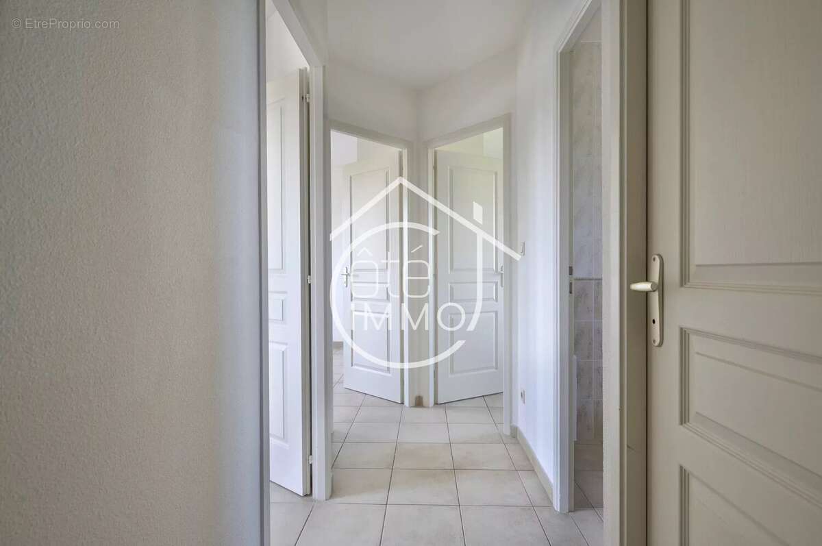 Maison à SAINT-QUENTIN-DE-BARON