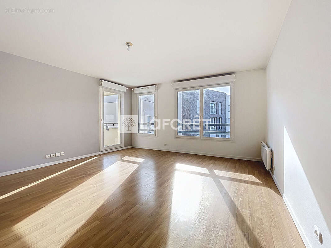 Appartement à COMBS-LA-VILLE
