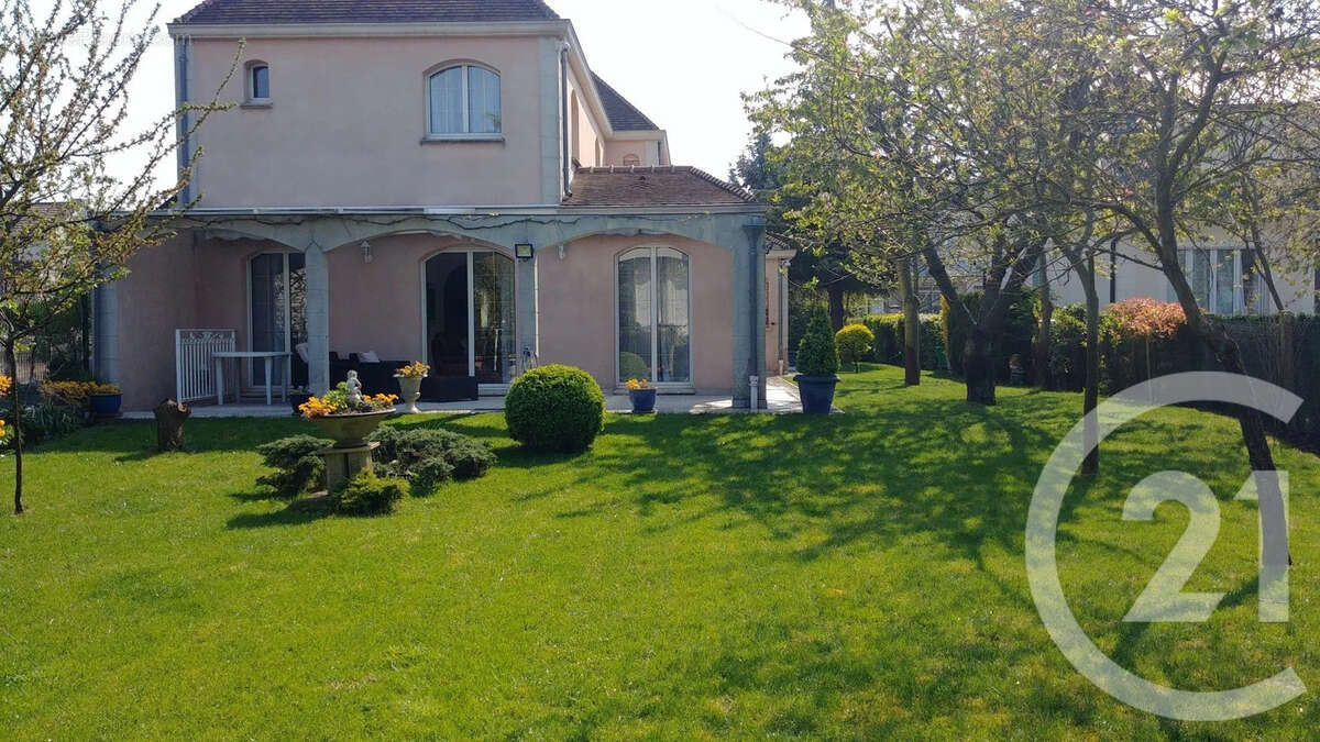 Maison à AULNAY-SOUS-BOIS