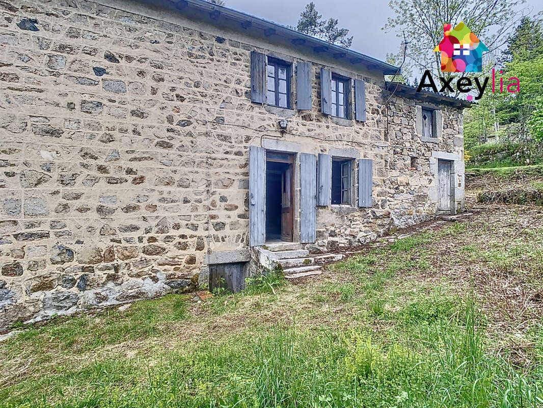 A vendre- saint-nicolas-des-biefs- maison en pierres sur terrain de 2117 m2 - photo 14