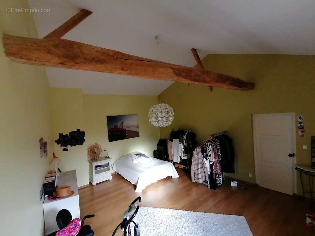 Maison à MONTAIGUT-SUR-SAVE