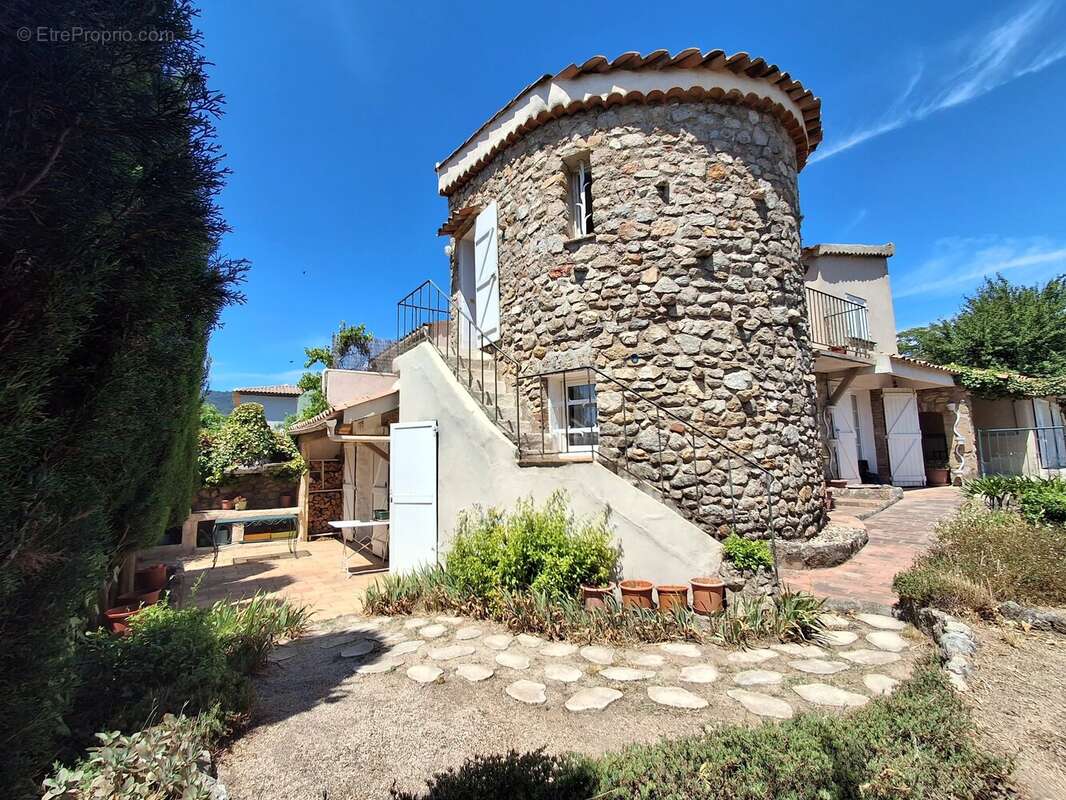 Maison à PLAN-DE-LA-TOUR