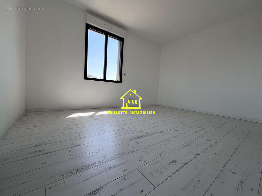 Maison 218 m² à Saint-Romain-De-Colbosc  - photo 9