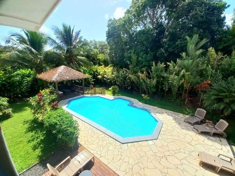 Maison à PETIT-BOURG