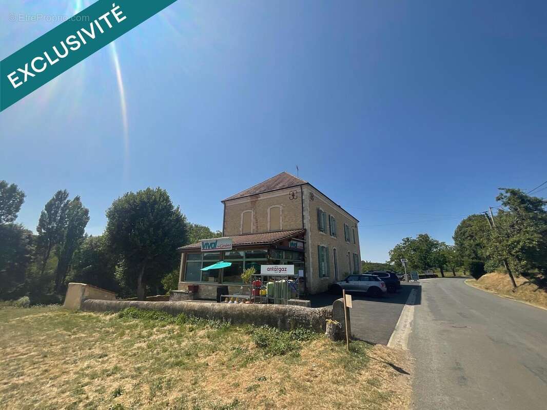 Photo 6 - Commerce à SAINT-LAURENT-LA-VALLEE