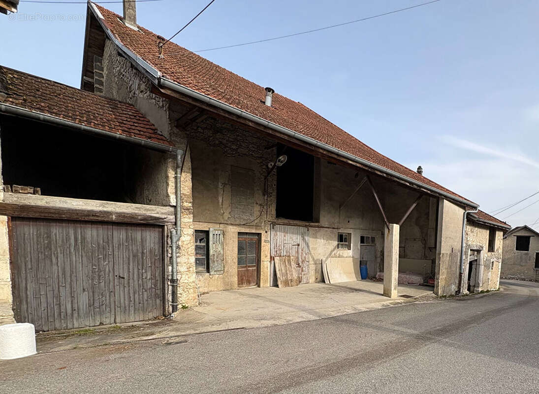 Maison à CORBONOD