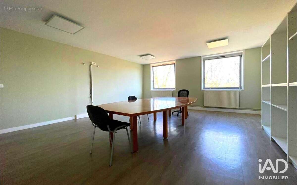 Photo 3 - Commerce à COURCOURONNES