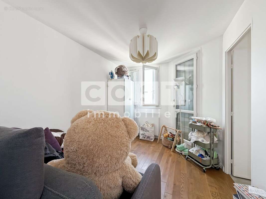 Appartement 77 m² à Asnieres-Sur-Seine  - photo 9