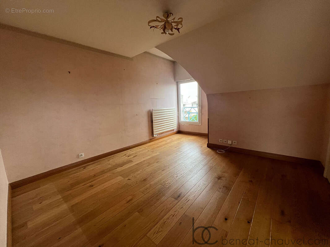 Appartement proche centre ville, dernier étage avec ascenseur 165 m² 4 chambres - photo 5