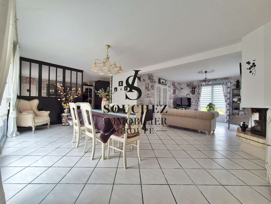 Maison 172 m² à Givenchy-En-Gohelle  - photo 4