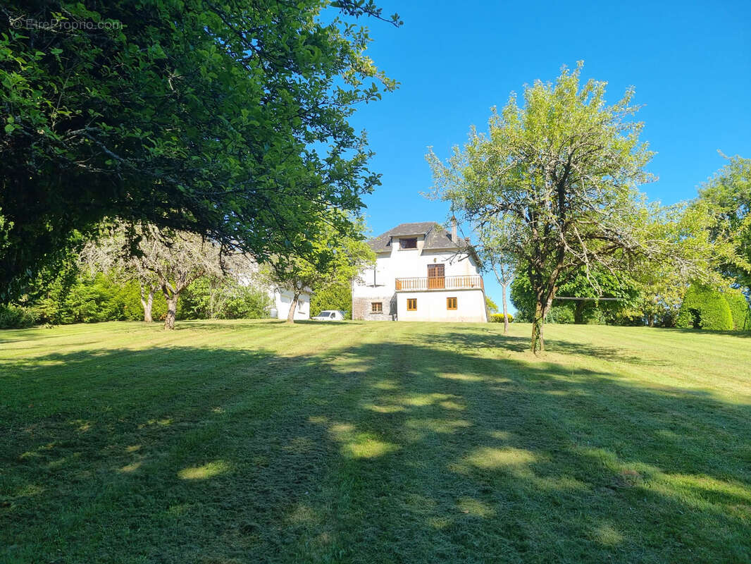 Maison à MERCOEUR