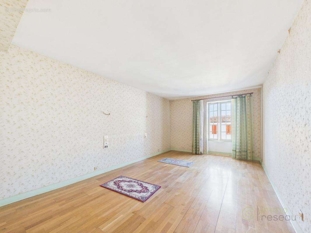 Maison 232 m² à Boisredon  - photo 9