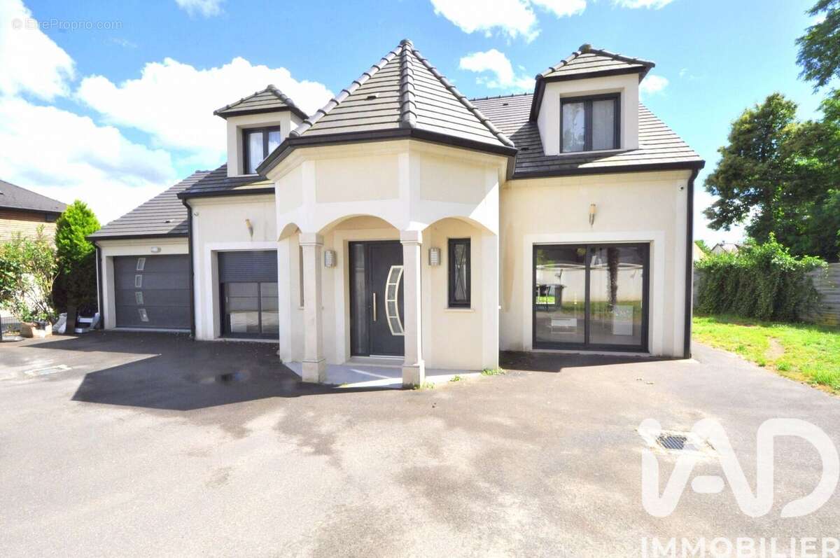 Photo 1 - Maison à BRUYERES-LE-CHATEL