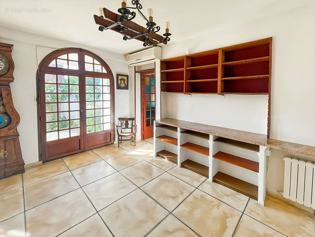 Maison à SAINT-CYR-SUR-MER