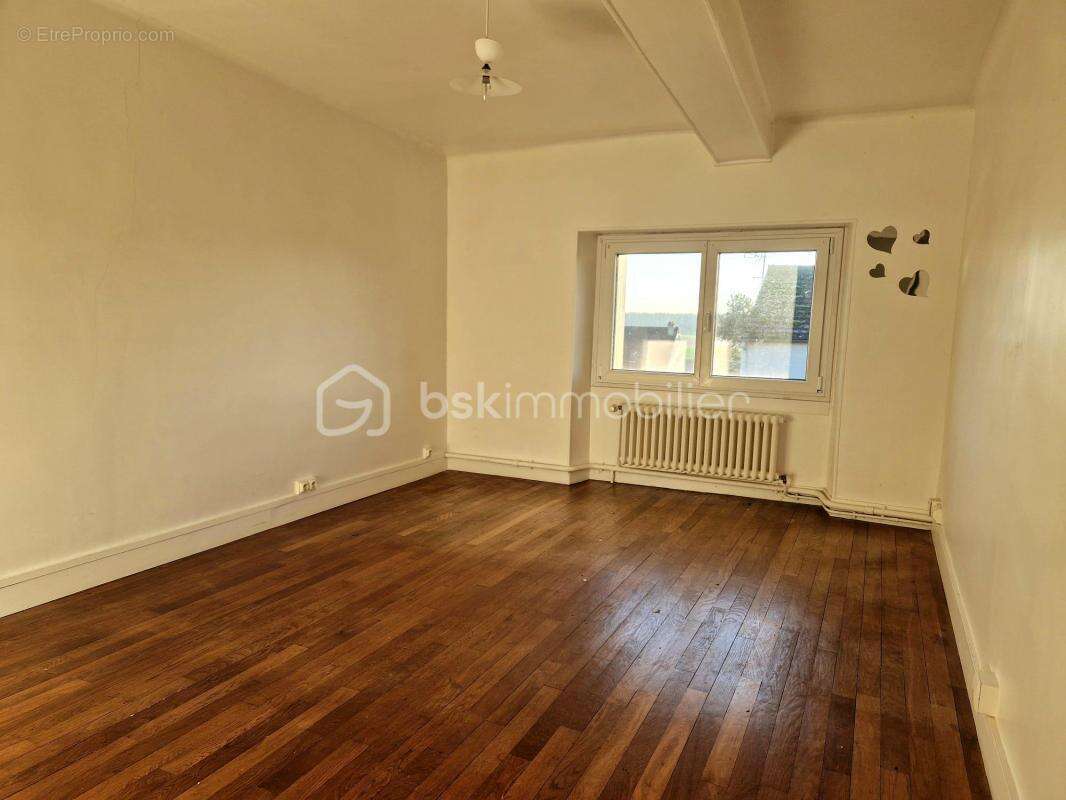 Maison à ORVILLIERS