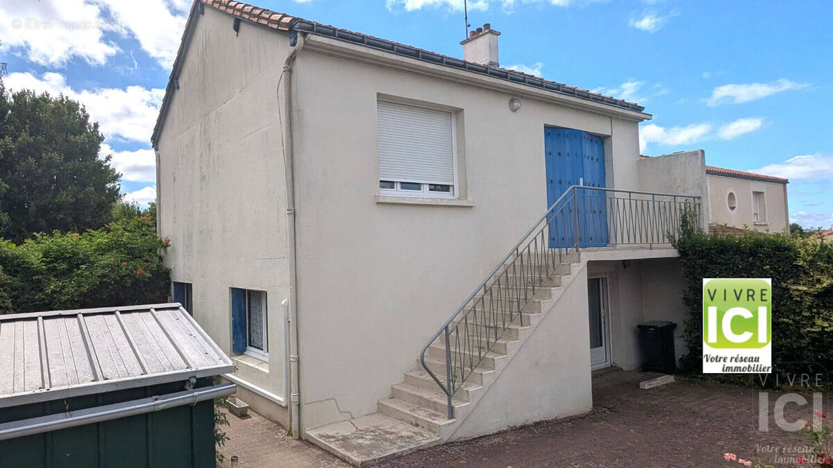 Maison à LA CHAPELLE-BASSE-MER