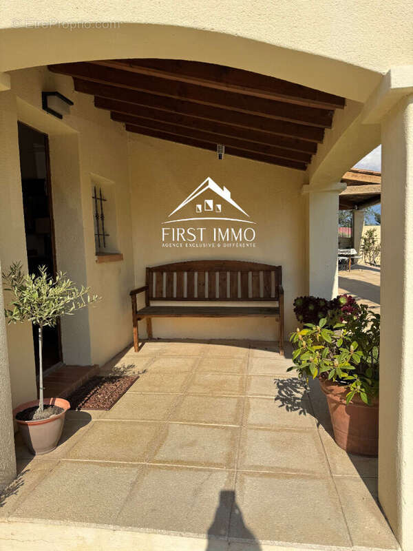 Maison à LA FARE-LES-OLIVIERS