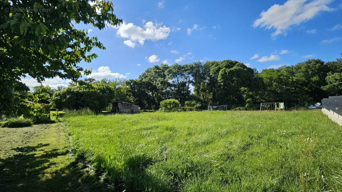 Terrain à SAINT-ANDRE-DE-CUBZAC