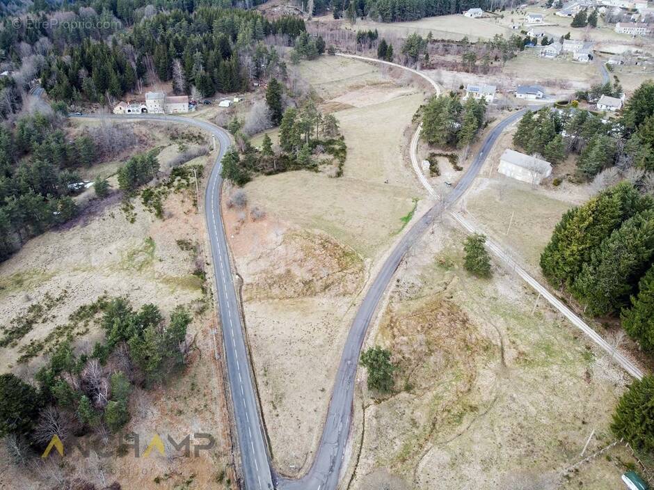 Terrain à LE CHAMBON-SUR-LIGNON