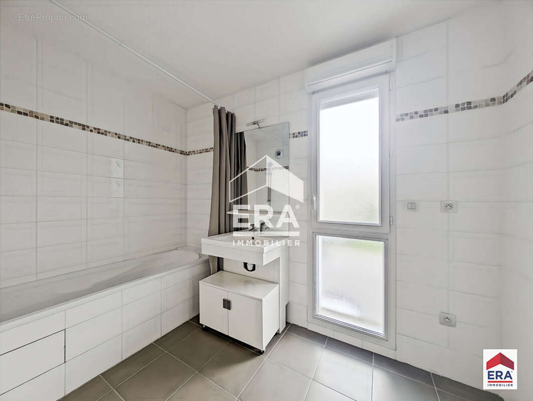 Appartement - 67 m² -  Terrasse - place de parking sécurisée - Wasquehal Centre - photo 7