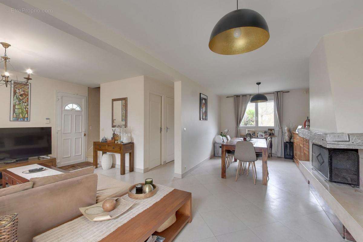 Maison à TREMBLAY-EN-FRANCE