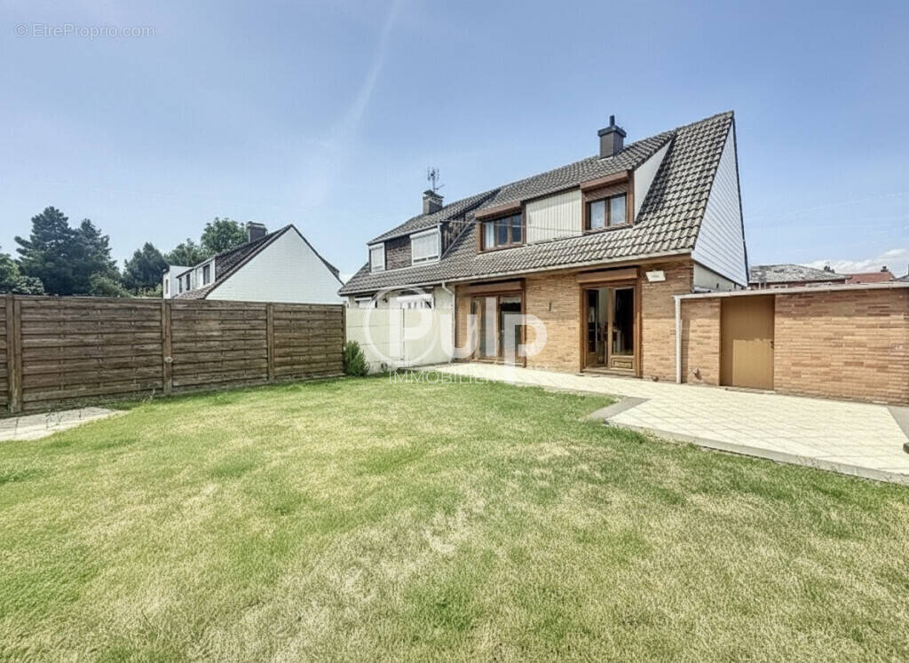 Maison à COURRIERES