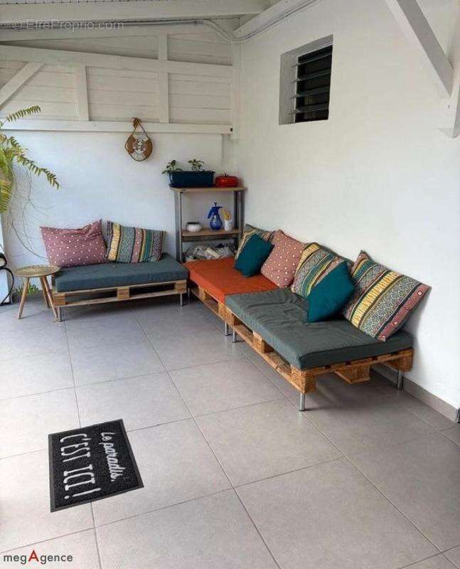 Maison à BAIE-MAHAULT