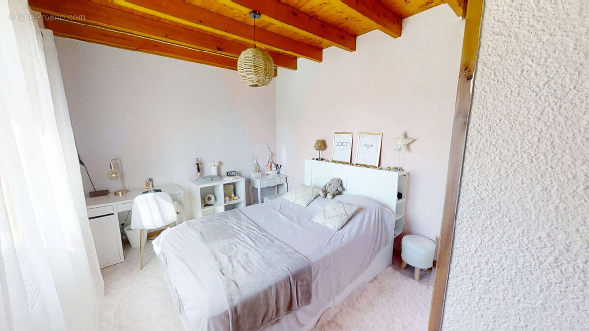 Maison à AUGEROLLES