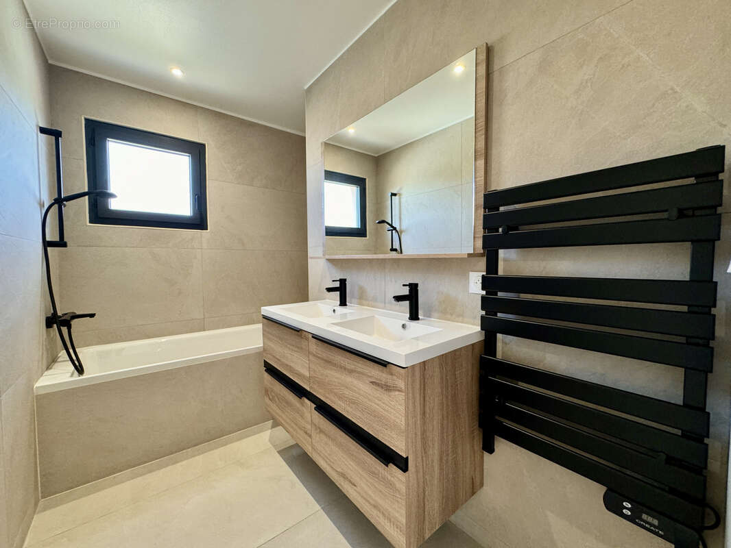 Maison à ARPAILLARGUES-ET-AUREILLAC