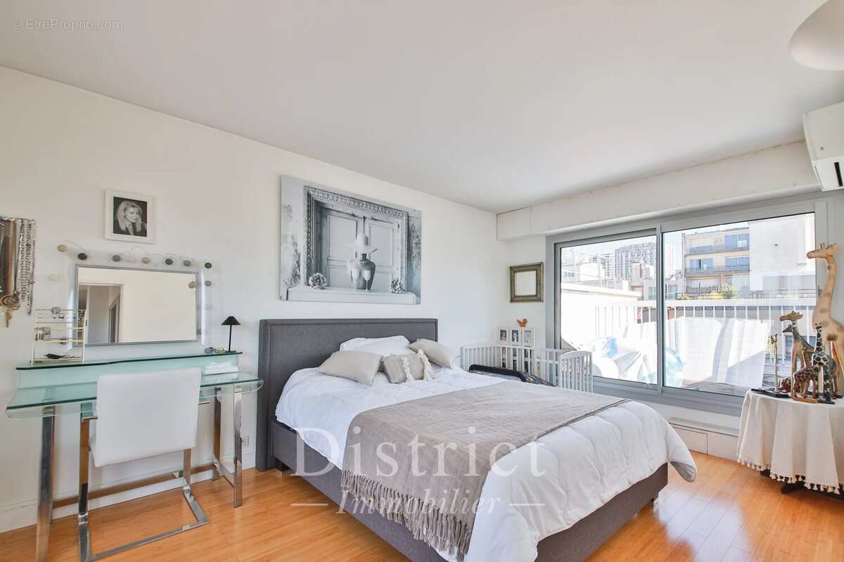 Appartement à PARIS-15E