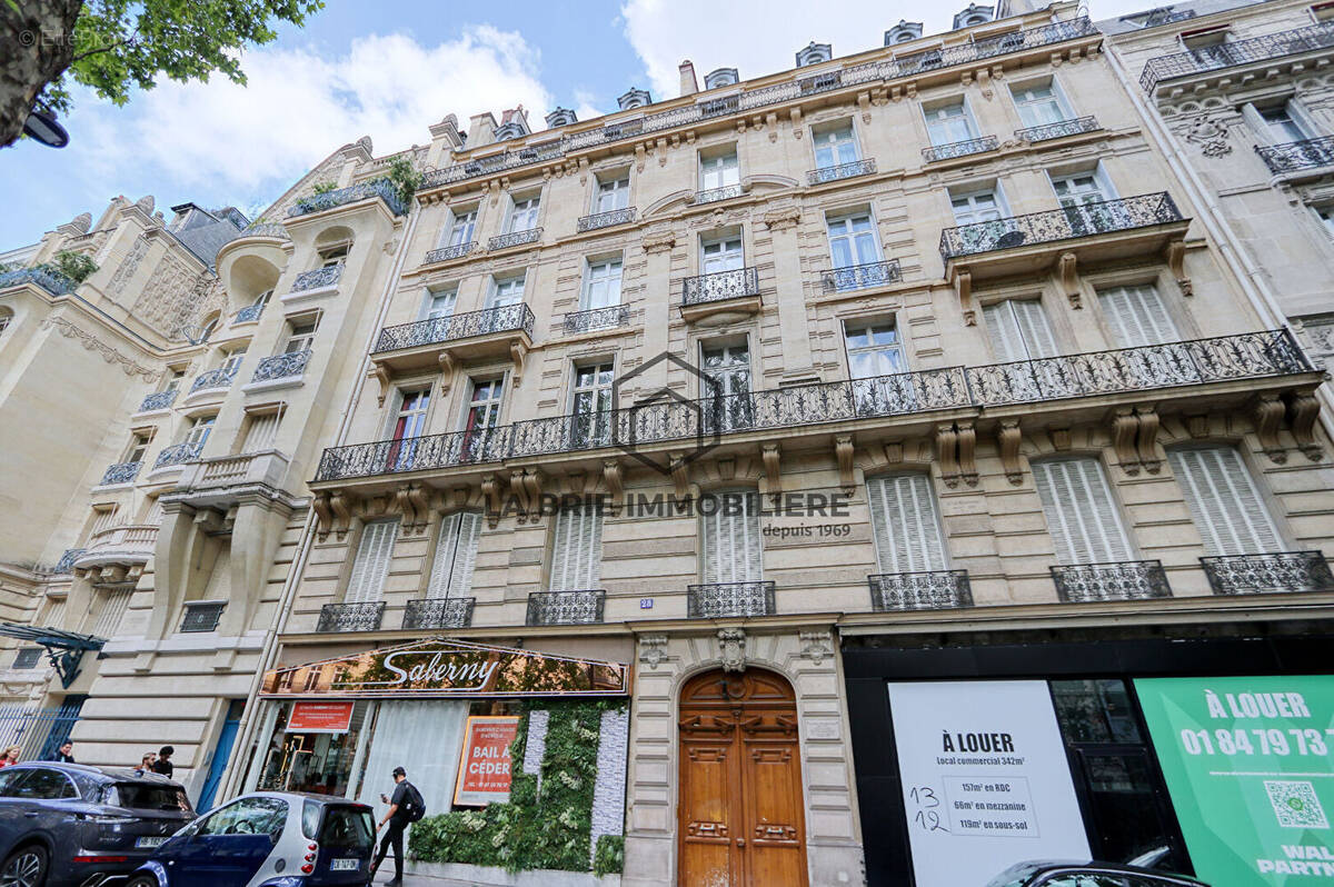 Appartement à PARIS-8E