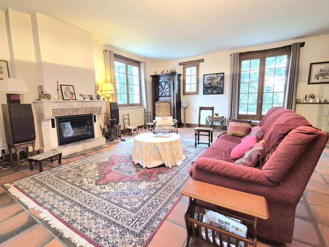 Maison à DRACY-LE-FORT