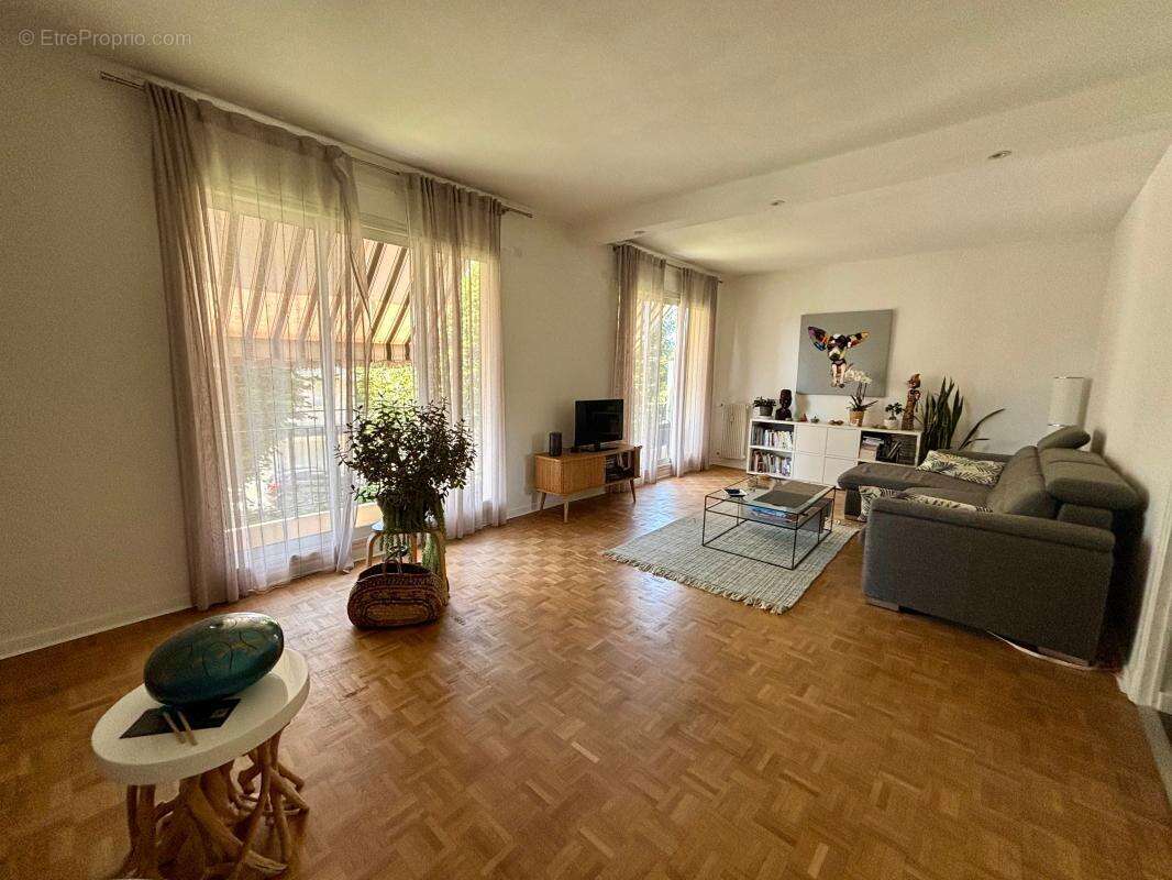 Coup de cœur assuré à Billère pour ce T3 lumineux, balcon,garage et cave - photo 8