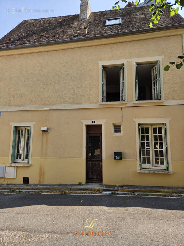 Maison à HOUDAN