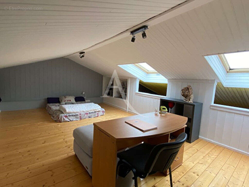 Vaste maison avec jardin, terrasse, garage et piscine - photo 7