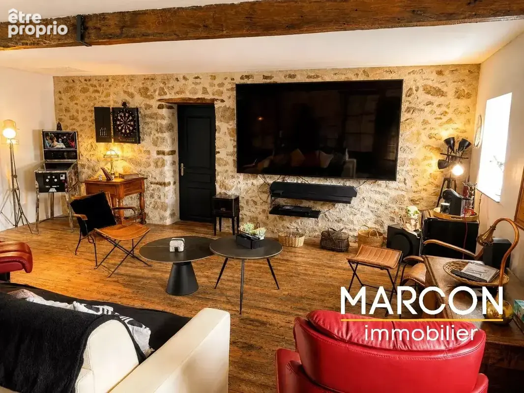 EXCLUSIVITE - Propriété de caractère de 320 m² avec piscine chauffée, spa et dépendances - photo 19